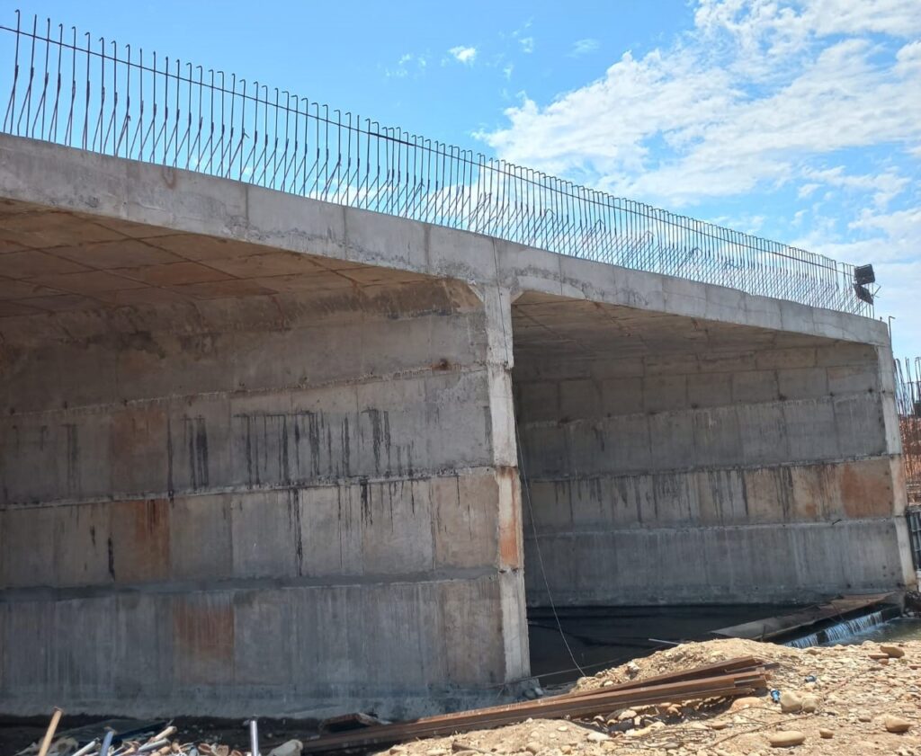 Underpass vs overpass construction site