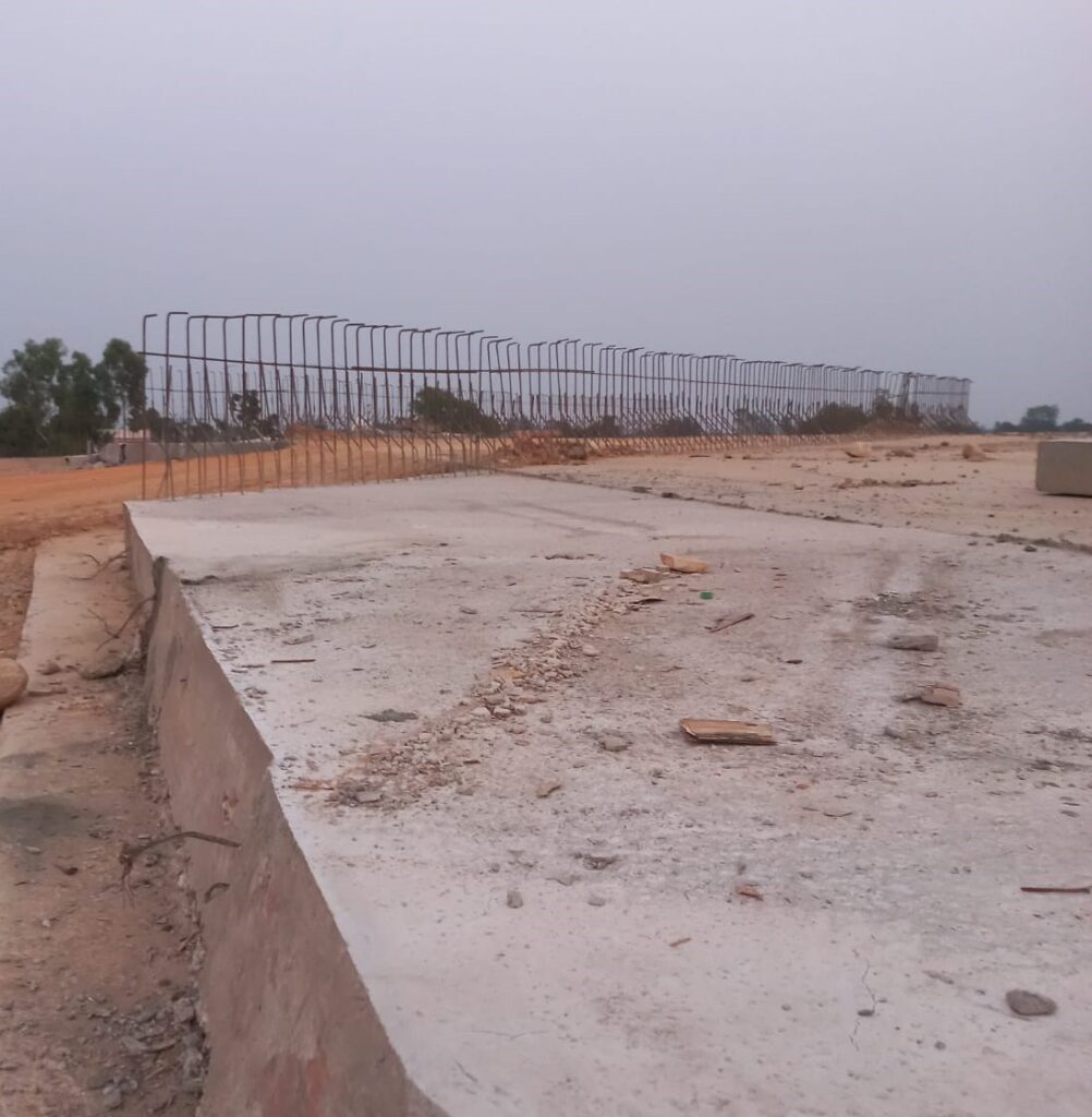 apron slab construction process using mortar and concrete mixture